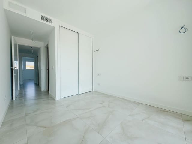 2 slaapkamer Appartement te koop in Punta Prima, Torrevieja met zwembad garage - € 379.000 (Ref: 10098705)