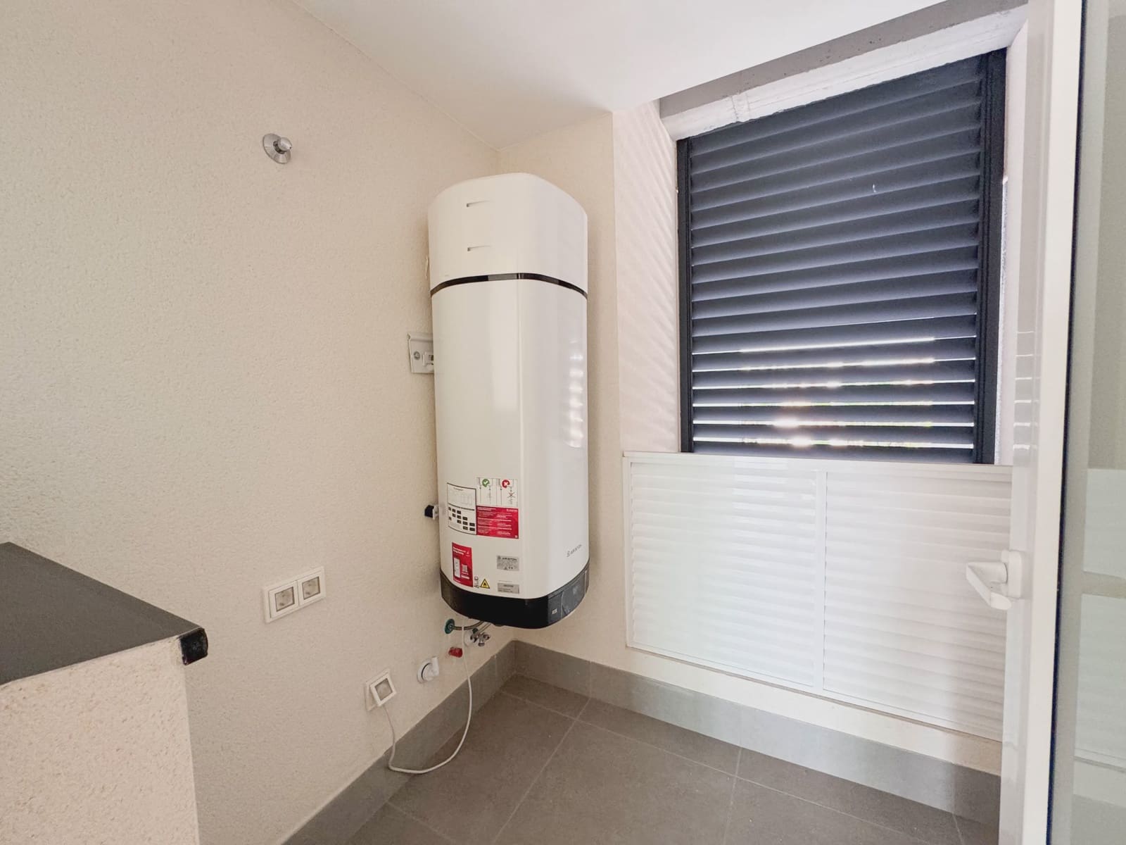 2 slaapkamer Appartement te koop in Torrevieja met zwembad garage - € 379.000 (Ref: 10098705)