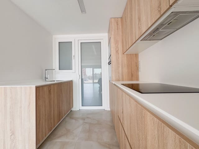 2 slaapkamer Appartement te koop in Punta Prima, Torrevieja met zwembad garage - € 379.000 (Ref: 10098705)