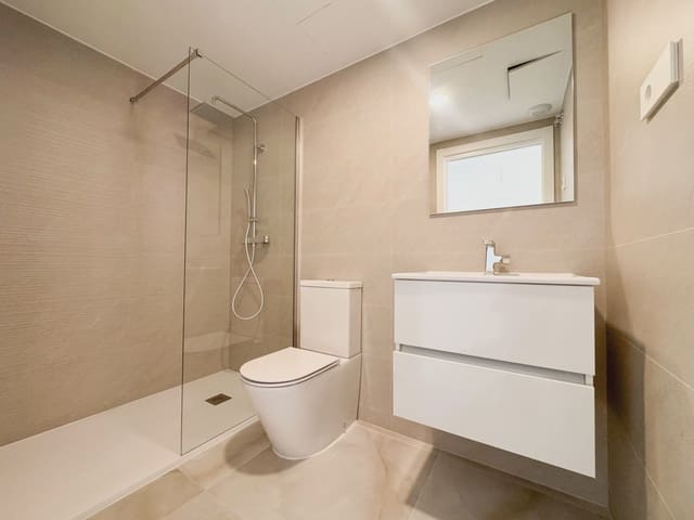 2 slaapkamer Appartement te koop in Punta Prima, Torrevieja met zwembad garage - € 379.000 (Ref: 10098705)