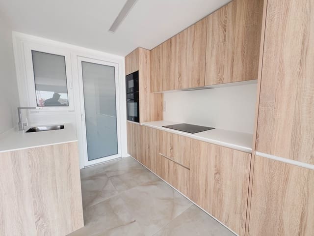 2 slaapkamer Appartement te koop in Punta Prima, Torrevieja met zwembad garage - € 379.000 (Ref: 10098705)