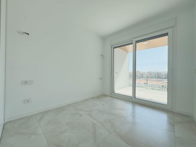 2 slaapkamer Appartement te koop in Punta Prima, Torrevieja met zwembad garage - € 379.000 (Ref: 10098705)