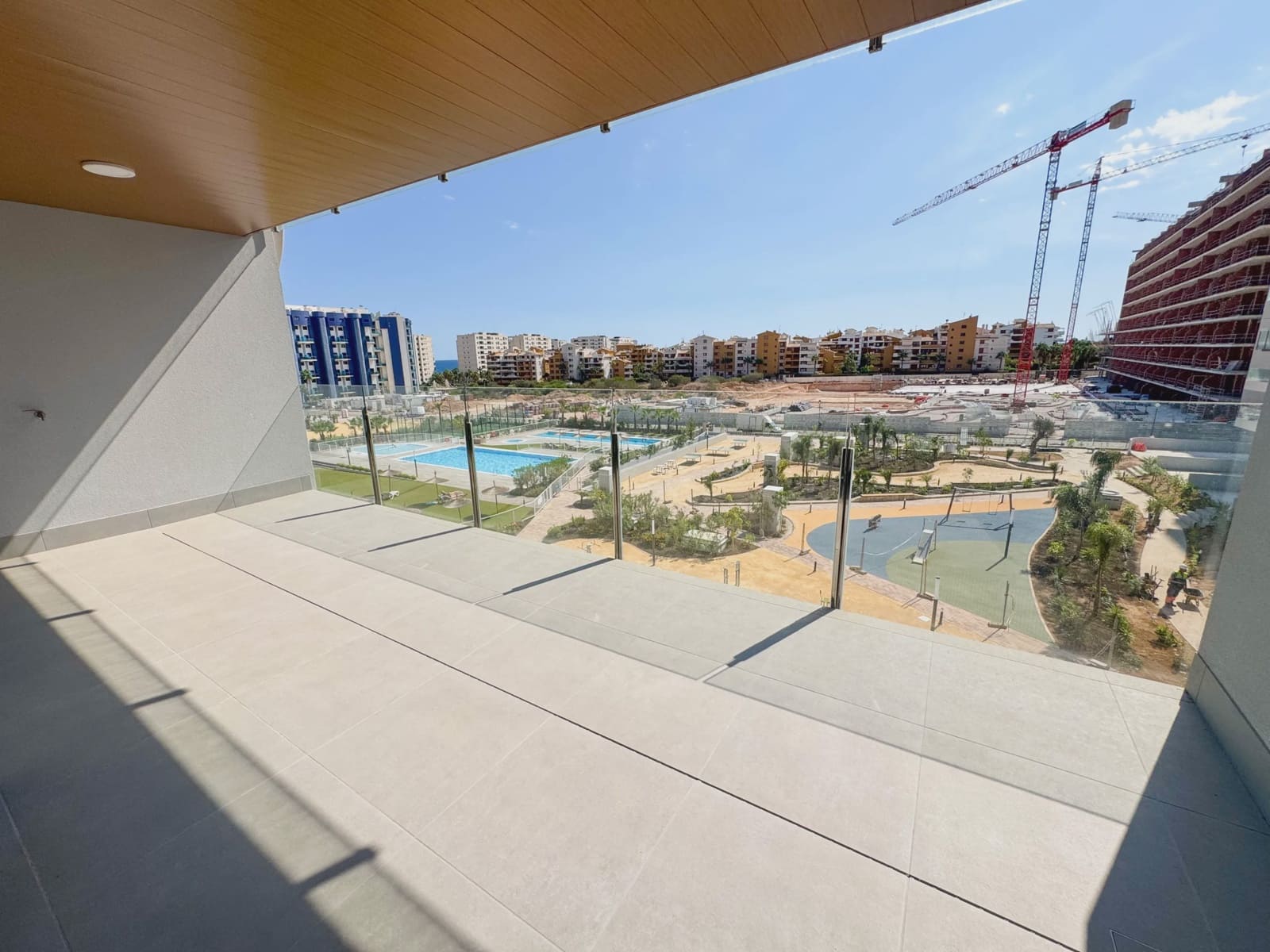 2 slaapkamer Appartement te koop in Torrevieja met zwembad garage - € 379.000 (Ref: 10098705)