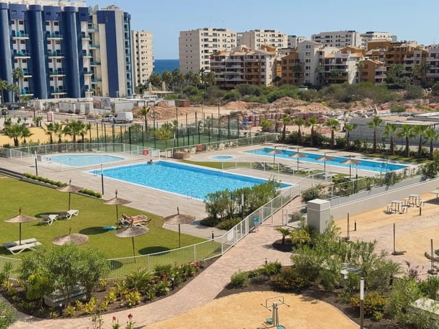 2 slaapkamer Appartement te koop in Punta Prima, Torrevieja met zwembad garage - € 379.000 (Ref: 10098705)