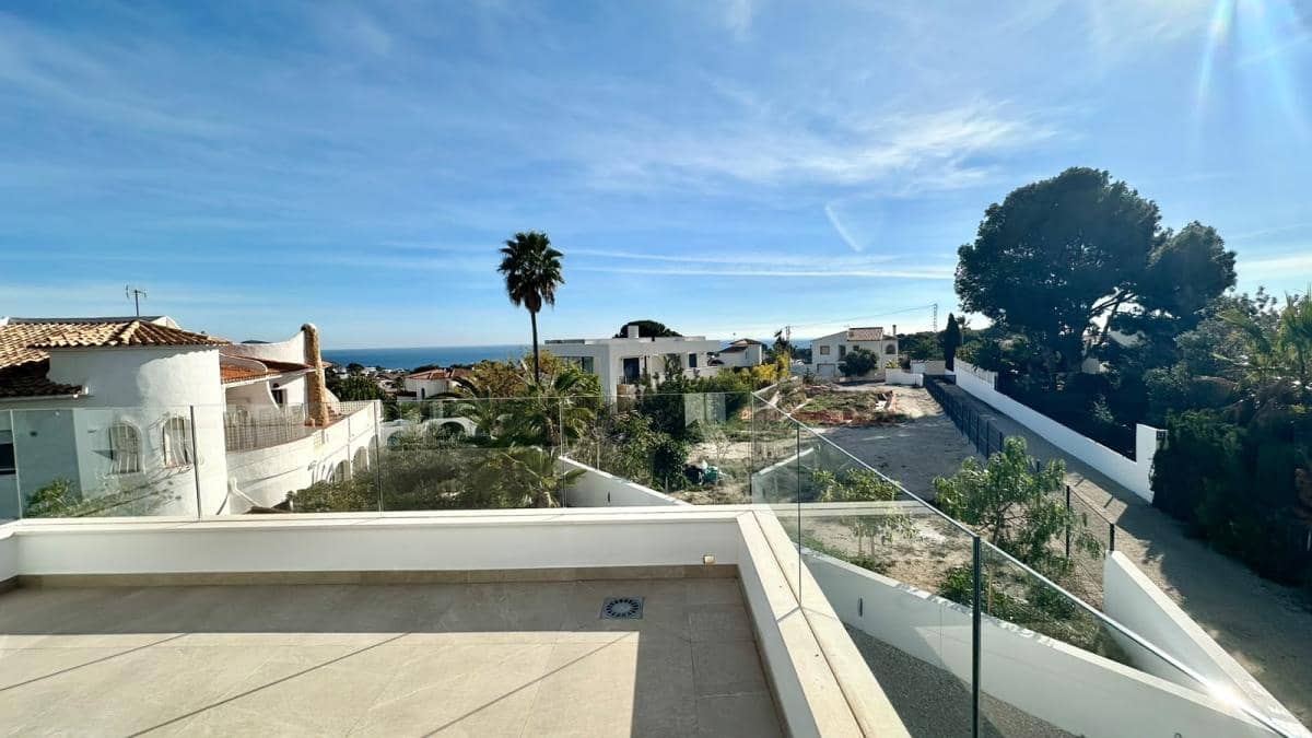 4 bedroom Villa for sale in Benissa with pool garage - € 1,175,000 (Ref: 10132797)