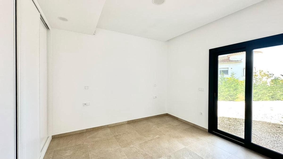 4 bedroom Villa for sale in Benissa with pool garage - € 1,175,000 (Ref: 10132797)