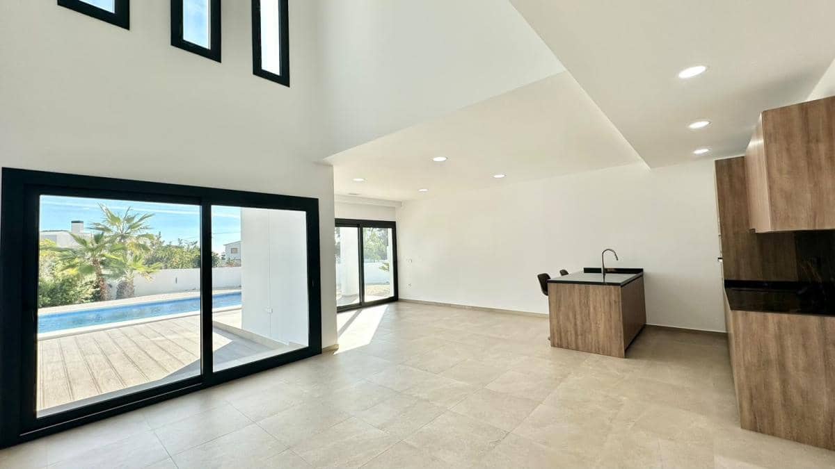 4 bedroom Villa for sale in Benissa with pool garage - € 1,175,000 (Ref: 10132797)