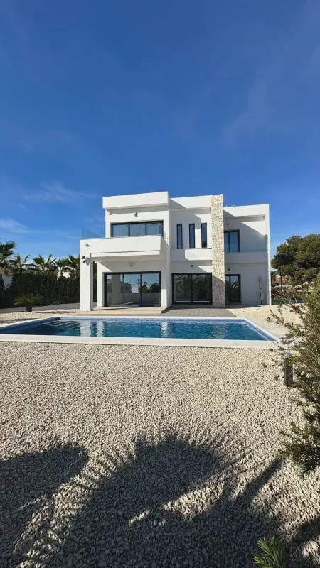 4 bedroom Villa for sale in Benissa with pool garage - € 1,175,000 (Ref: 10132797)