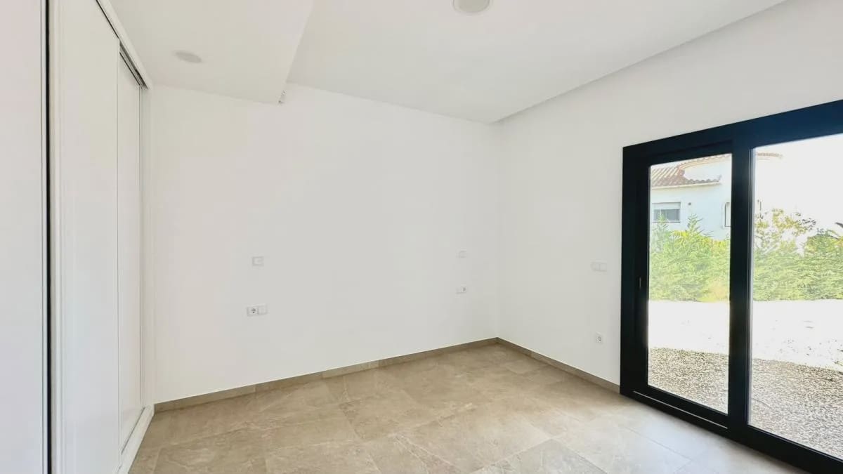 4 bedroom Villa for sale in Benissa with pool garage - € 1,175,000 (Ref: 10132797)