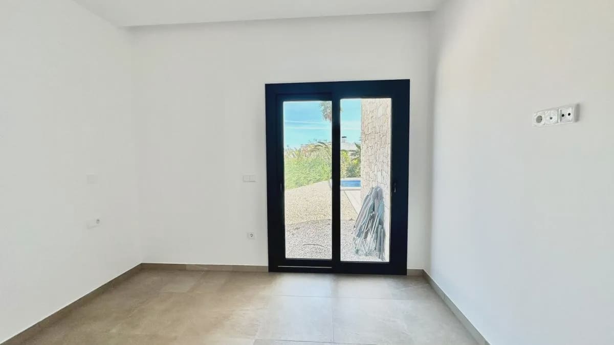 4 bedroom Villa for sale in Benissa with pool garage - € 1,175,000 (Ref: 10132797)