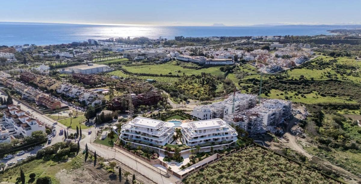 2 soverom Leilighet til salgs i Estepona med svømmebasseng garasje - € 898 900 (Ref: 10151525)