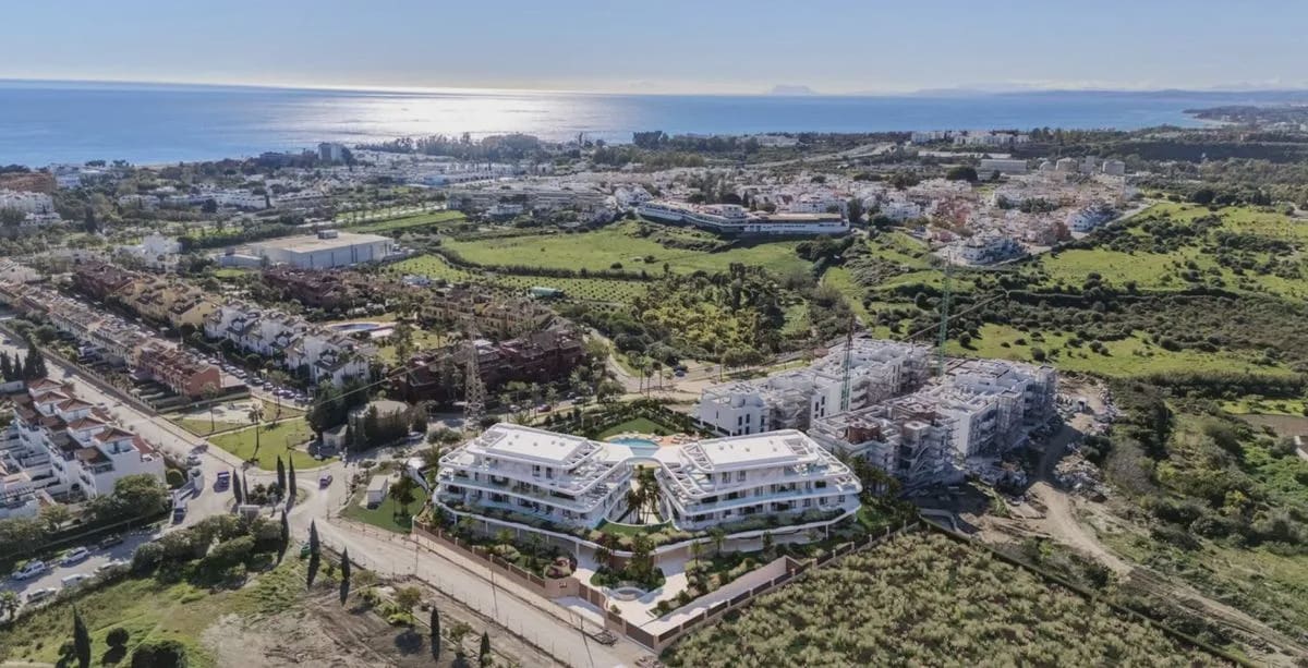 2 soverom Leilighet til salgs i Estepona med svømmebasseng garasje - € 898 900 (Ref: 10151525)