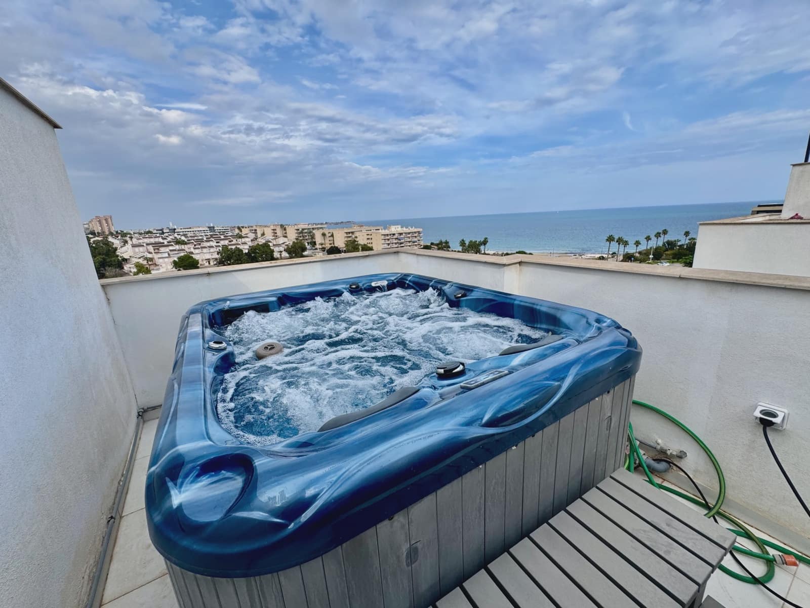 Ático de 3 habitaciones en Mil Palmeras en venta con piscina garaje - 630.000 € (Ref: 10156120)
