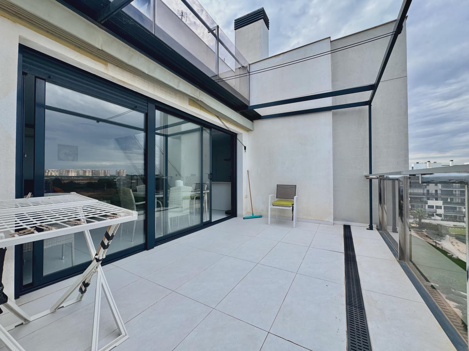 Ático de 3 habitaciones en Mil Palmeras en venta con piscina garaje - 630.000 € (Ref: 10156120)