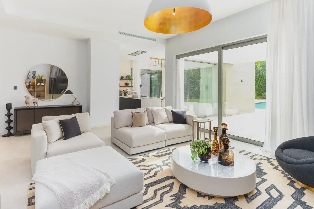 5 bedroom Villa for sale in Estepona with pool garage - € 2,300,000 (Ref: 10164986)