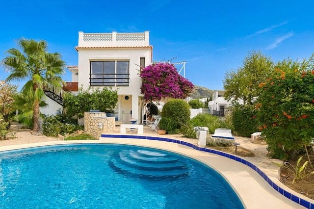 3 makuuhuone Omakotitalo myytävänä paikassa Albir, Alfaz del Pi / L'Alfàs del Pi mukana uima-altaan - 550 000 € (Ref: 9788891)