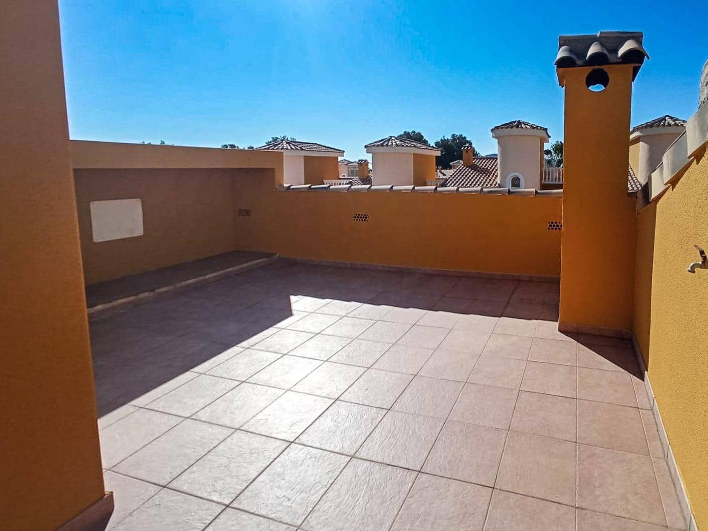 3 Zimmer Villa zu verkaufen in La Nucia mit Pool Garage - 330.000 € (Ref: 9788898)