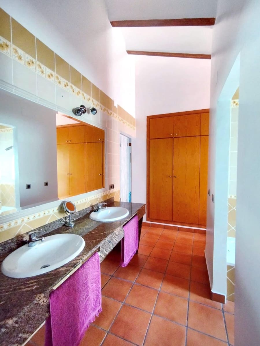 4 sovrum Villa till salu i Alfaz del Pi / L'Alfas del Pi med garage - 499 000 € (Ref: 9788901)