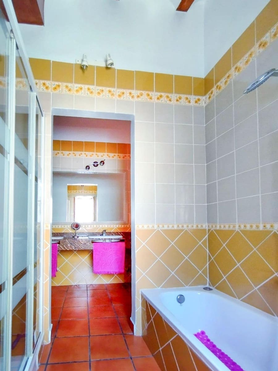 4 sovrum Villa till salu i Alfaz del Pi / L'Alfas del Pi med garage - 499 000 € (Ref: 9788901)