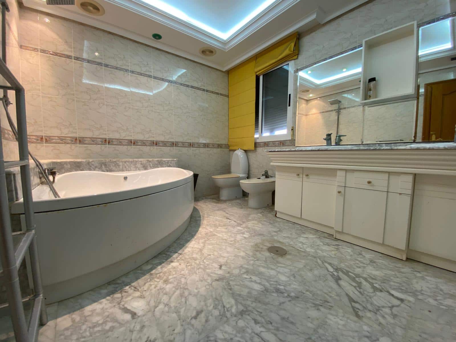 2 slaapkamer Penthouse te koop in Torrevieja - € 410.000 (Ref: 9788931)