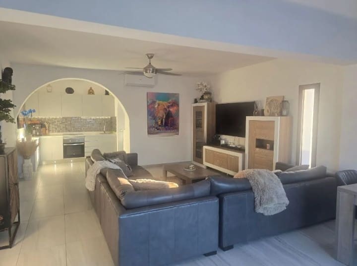 5 bedroom Villa for sale in Rojales with pool garage - € 498,000 (Ref: 9788932)