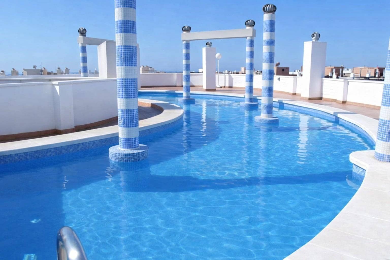 2 slaapkamer Penthouse te koop in Torrevieja met zwembad garage - € 155.000 (Ref: 9788941)