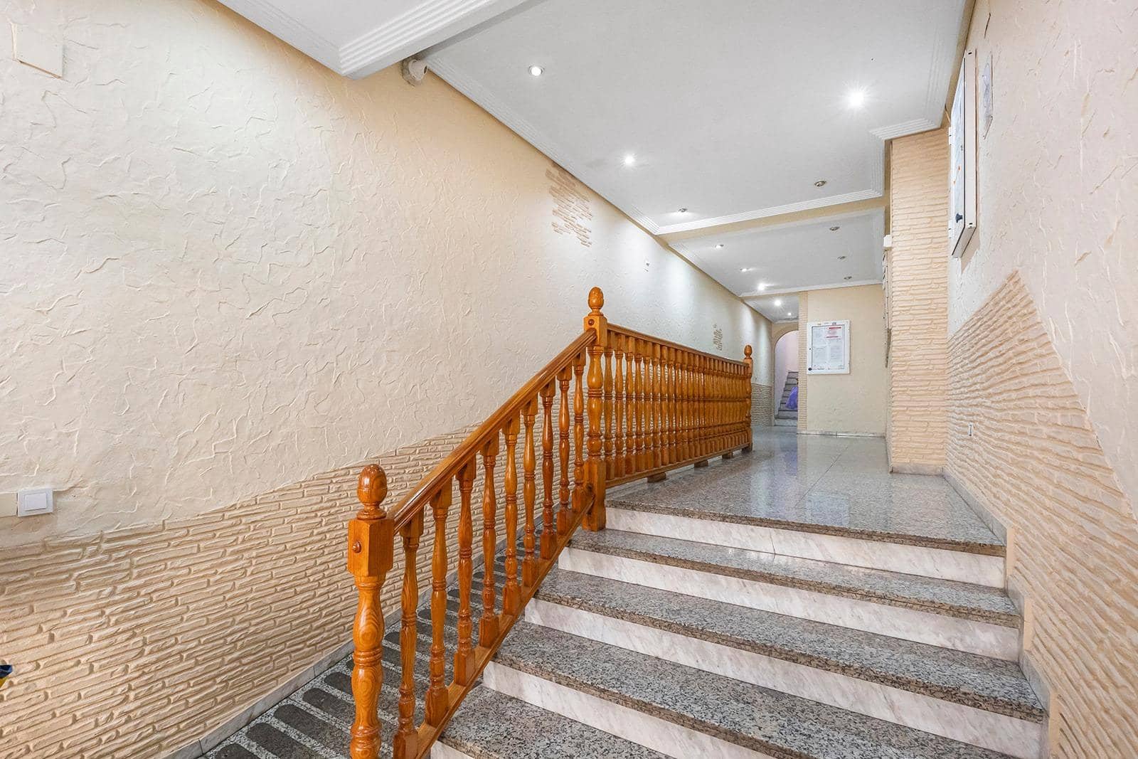 2 quarto Apartamento para venda em Torrevieja com piscina - 139 000 € (Ref: 9788944)