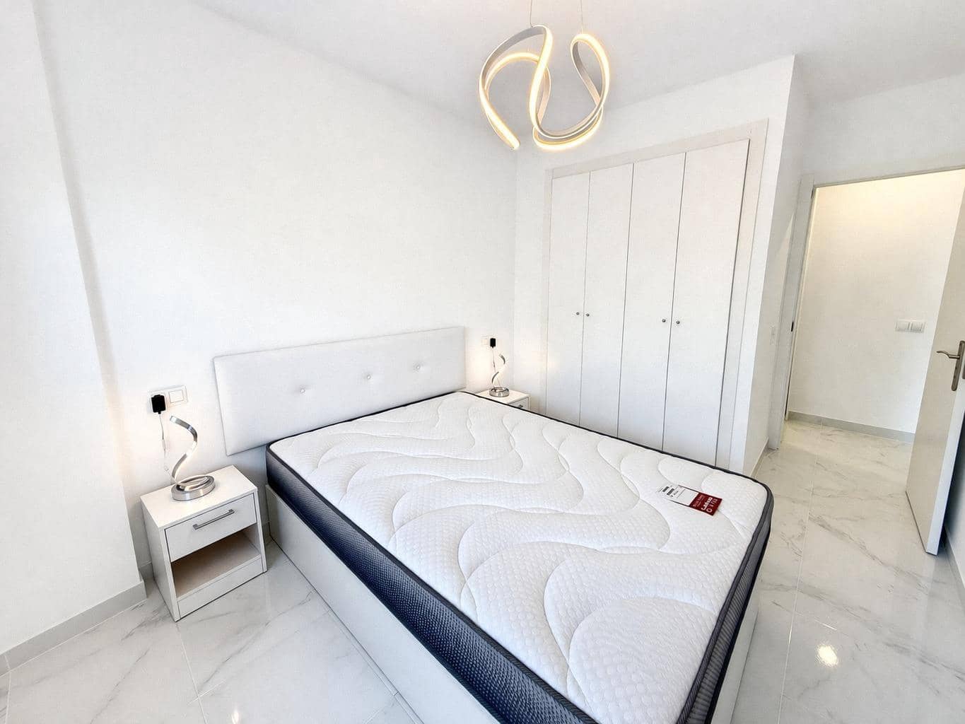 2 makuuhuone Huoneisto myytävänä paikassa Torrevieja mukana uima-altaan - 149 000 € (Ref: 9788950)