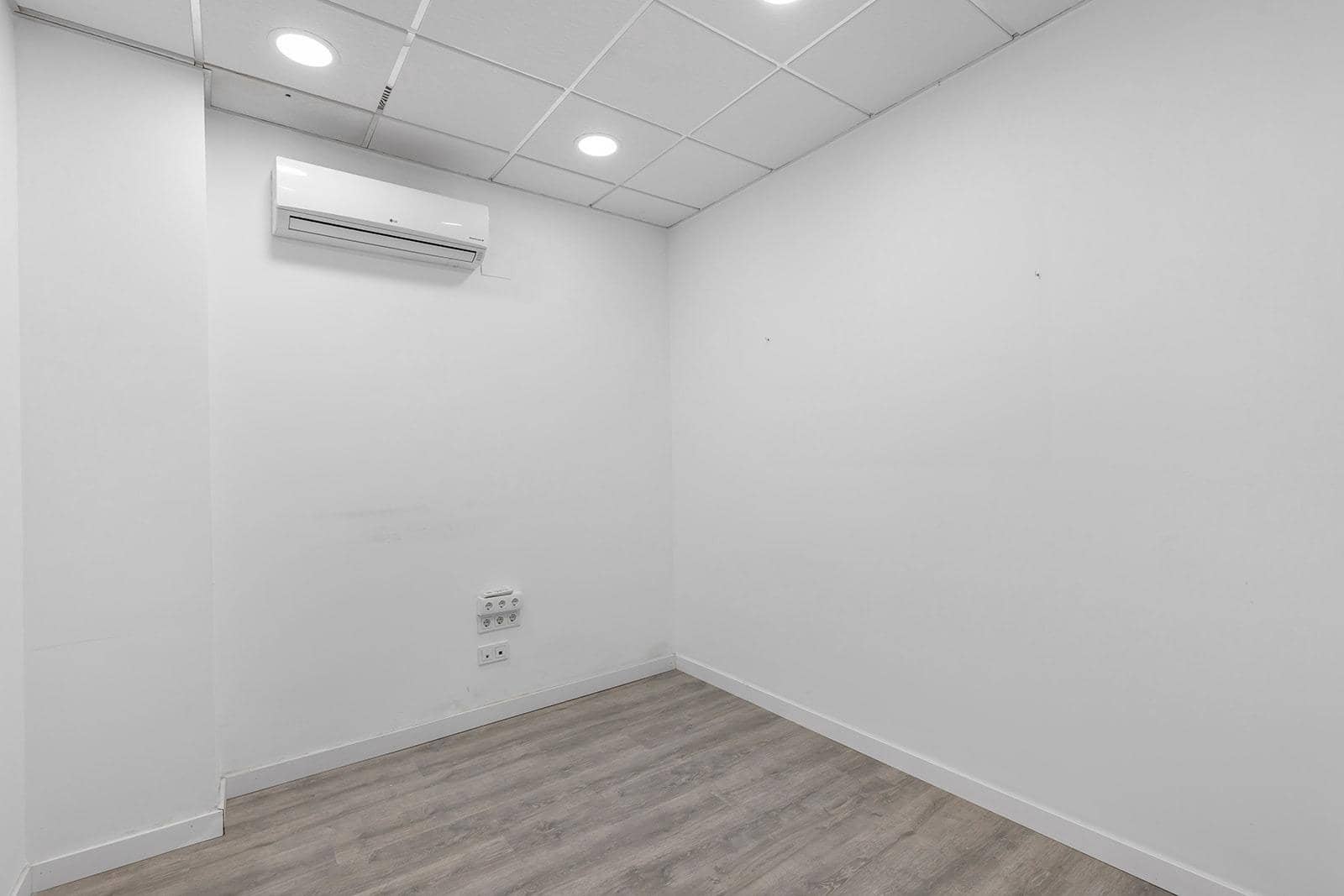 3 chambre Local Commercial à vendre à Torrevieja - 127 260 € (Ref: 9788952)