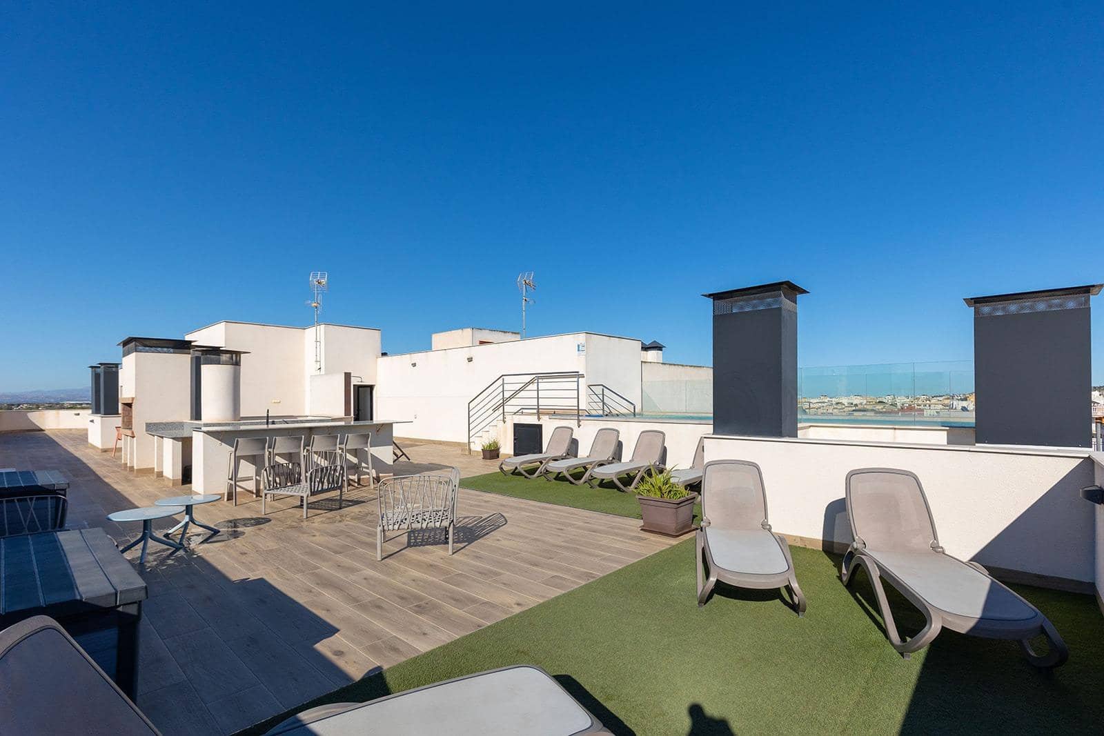 2 bedroom Apartment for sale in Formentera del Segura with pool - € 195,000 (Ref: 9788956)