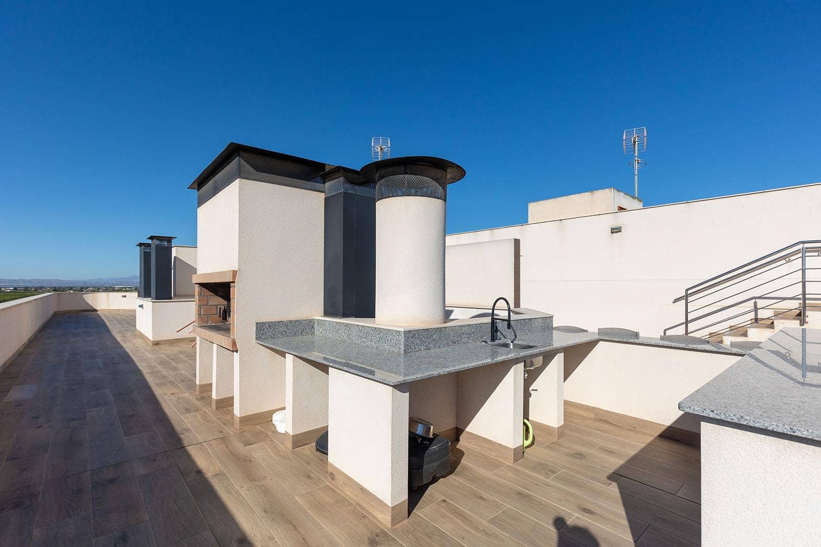 2 bedroom Apartment for sale in Formentera del Segura with pool - € 195,000 (Ref: 9788956)