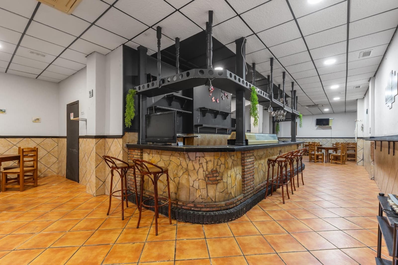 Comercial para venda em Torrevieja - 169 900 € (Ref: 9788959)