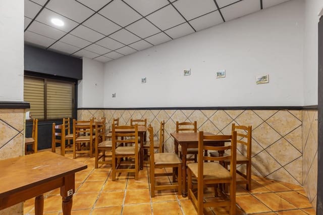 Comercial para venda em Avenida Habaneras - Curva de Palangre, Torrevieja - 169 900 € (Ref: 9788959)