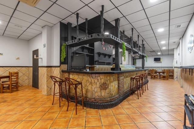 Comercial para venda em Avenida Habaneras - Curva de Palangre, Torrevieja - 169 900 € (Ref: 9788959)