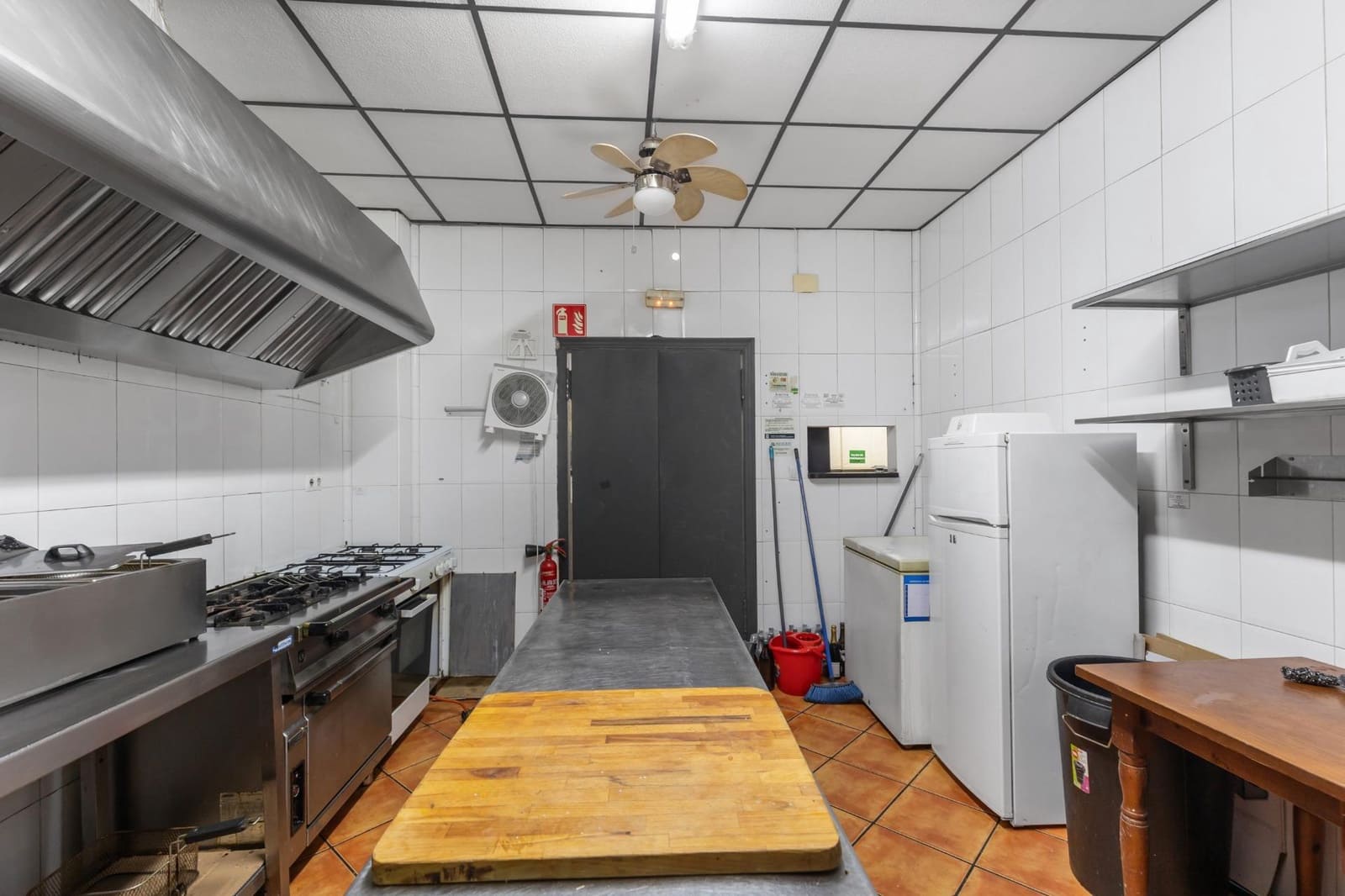 Comercial para venda em Torrevieja - 169 900 € (Ref: 9788959)