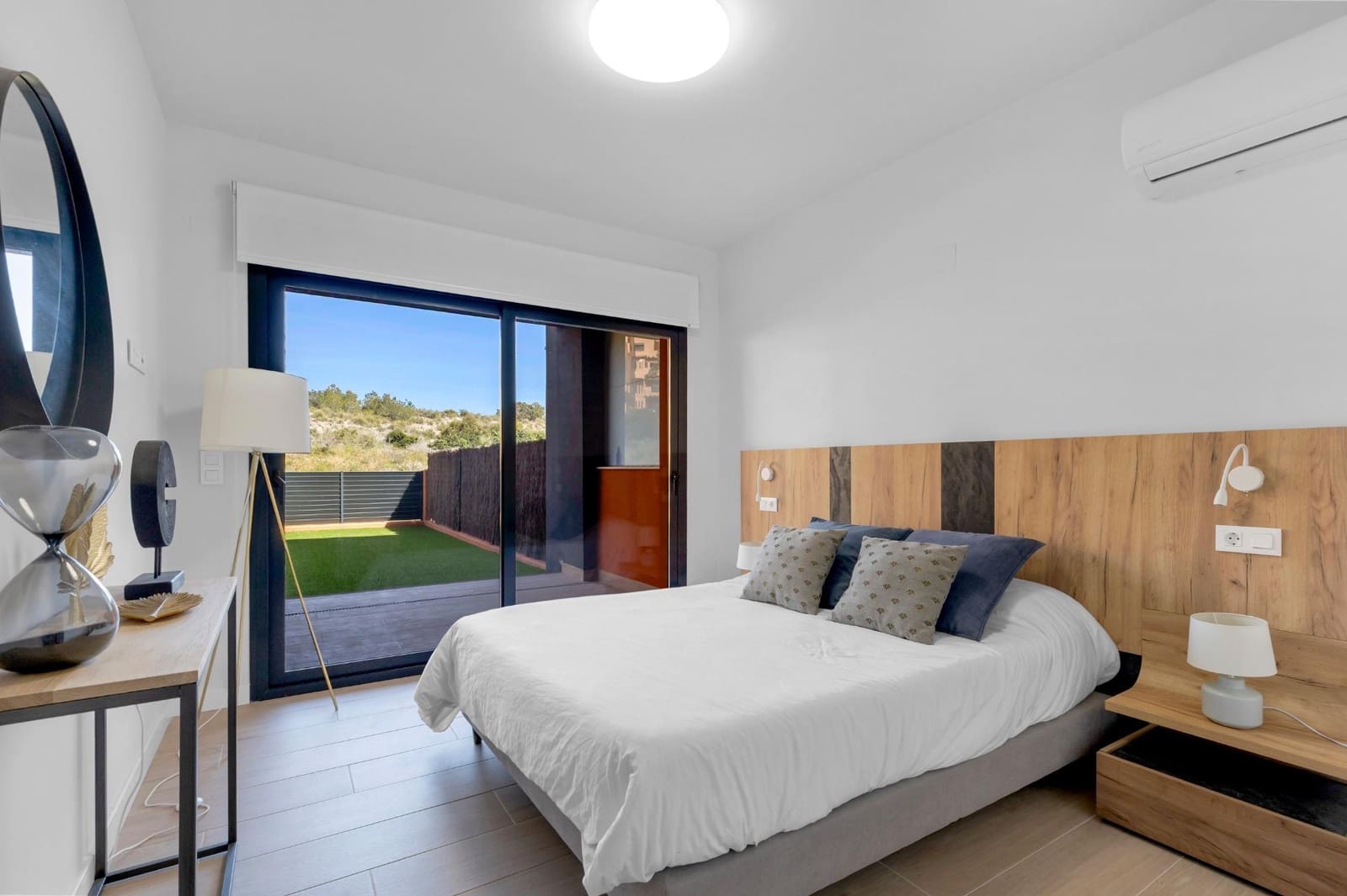 Apartamento de 2 habitaciones en Orihuela Costa en venta con piscina garaje - 259.000 € (Ref: 9788960)