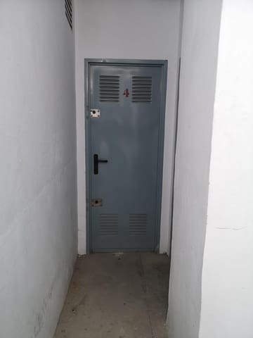 Kaupallinen myytävänä paikassa Antonio Machado, Torrevieja - 6 000 € (Ref: 9788964)