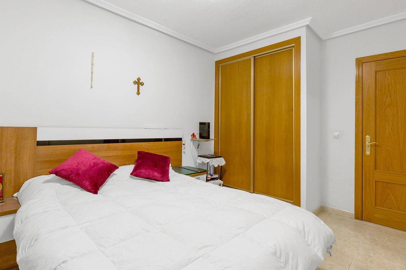 Apartamento de 2 habitaciones en Torrevieja en venta - 138.000 € (Ref: 9788966)