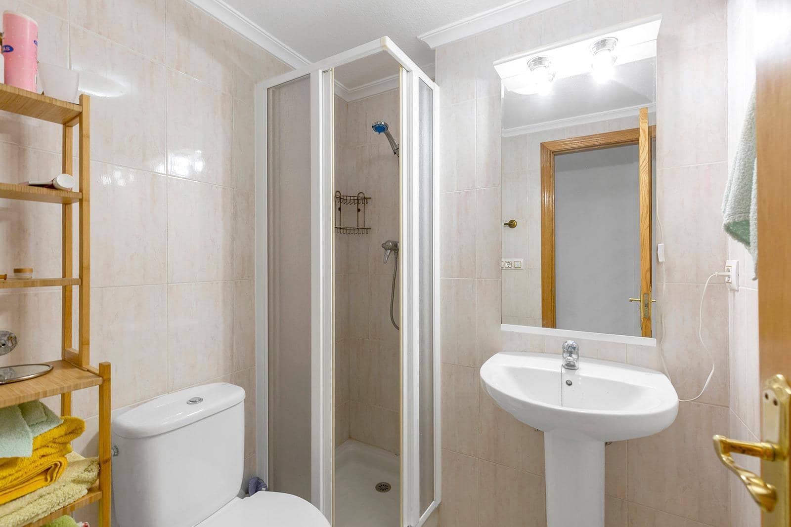 Apartamento de 2 habitaciones en Torrevieja en venta - 138.000 € (Ref: 9788966)