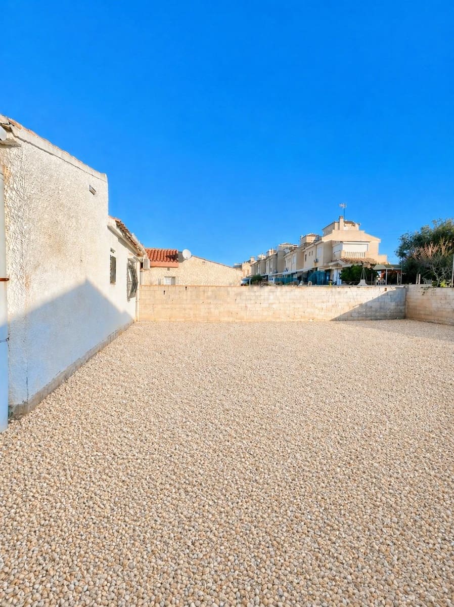2 makuuhuone Huvila myytävänä paikassa Torrevieja - 299 000 € (Ref: 9788970)