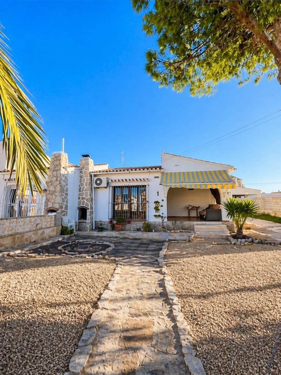 2 makuuhuone Huvila myytävänä paikassa Torrevieja - 299 000 € (Ref: 9788970)