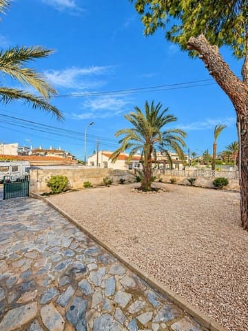 2 makuuhuone Huvila myytävänä paikassa Aguas Nuevas, Torrevieja - 299 000 € (Ref: 9788970)