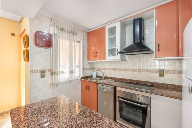 4 soveværelse Lejlighed til salg i Centro, Los Alcázares med garage - € 199.000 (Ref: 9788980)