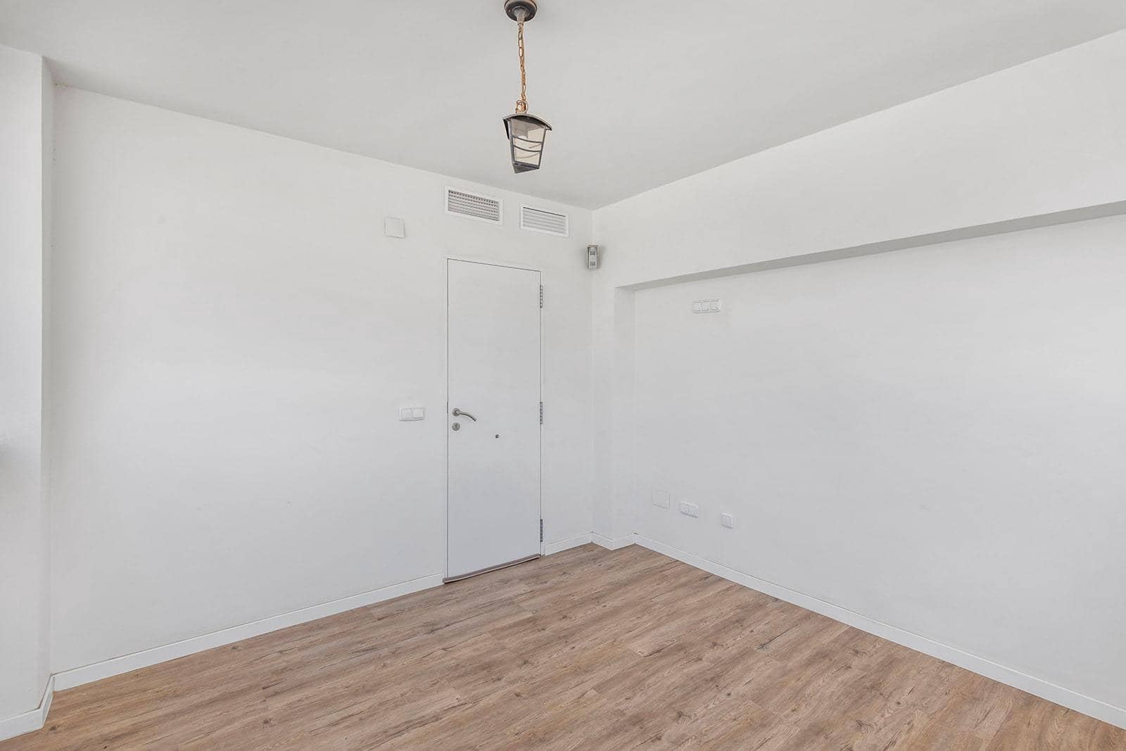 4 chambre Villa/Maison à vendre à Torrevieja avec piscine garage - 549 000 € (Ref: 9788981)