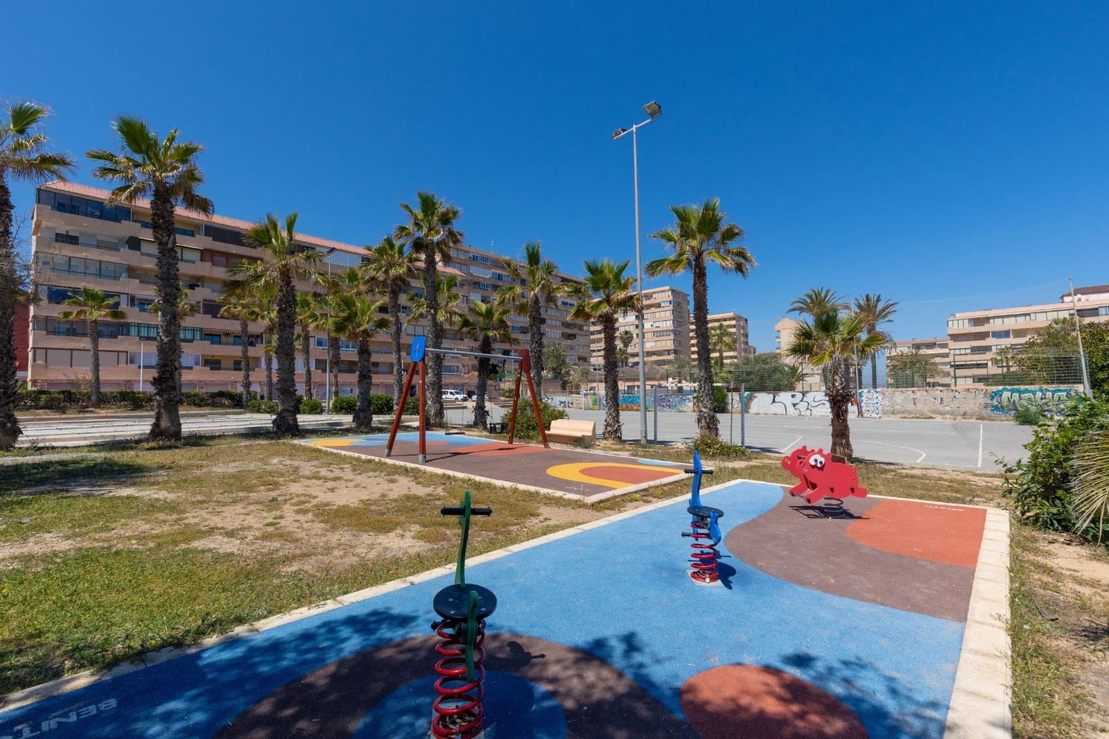 3 slaapkamer Appartement te koop in Torrevieja met zwembad - € 233.300 (Ref: 9788982)
