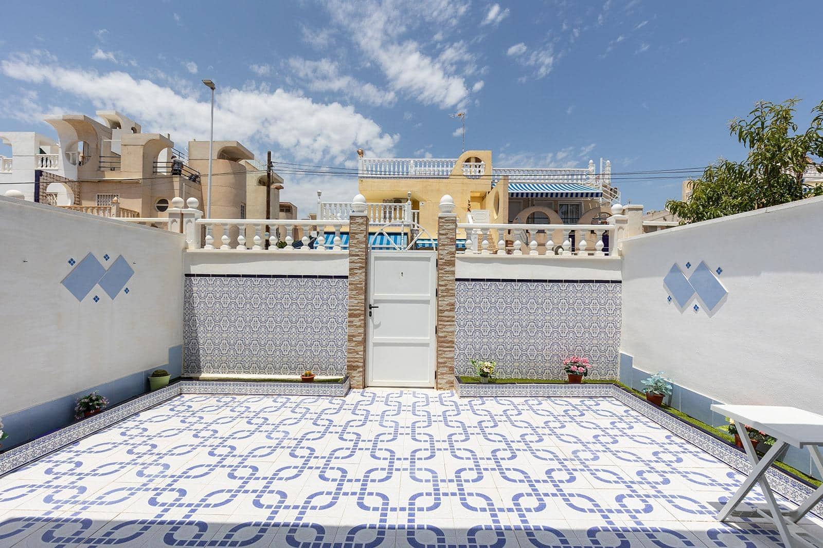 2 bedroom Bungalow for sale in Torrevieja with pool - € 255,000 (Ref: 9788983)