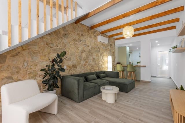 3 chambre Villa/Maison à vendre à Centro - Muelle Pesquero, Torrevieja - 299 900 € (Ref: 9788987)