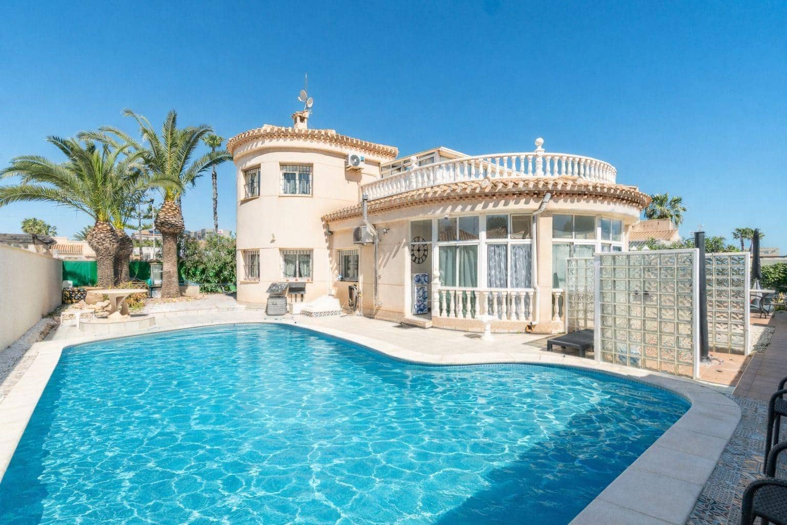 3 Zimmer Villa zu verkaufen in Orihuela Costa mit Pool Garage - 640.000 € (Ref: 9788990)