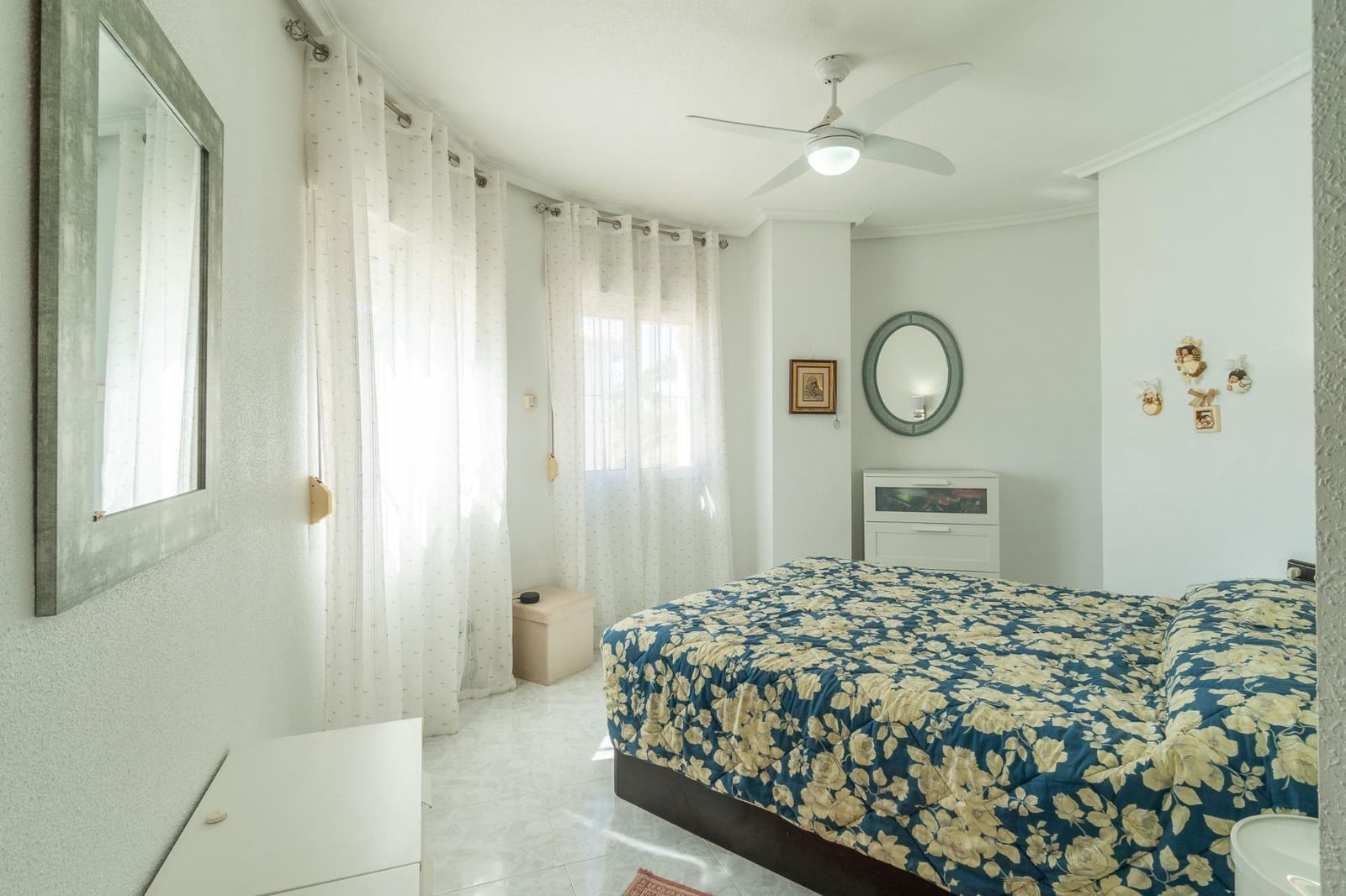 3 Zimmer Villa zu verkaufen in Orihuela Costa mit Pool Garage - 640.000 € (Ref: 9788990)