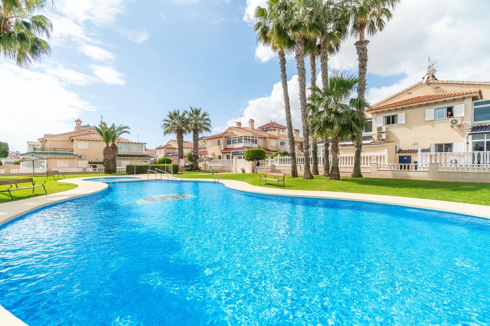 3 chambre Villa/Maison à vendre à Orihuela Costa avec piscine - 279 000 € (Ref: 9788991)